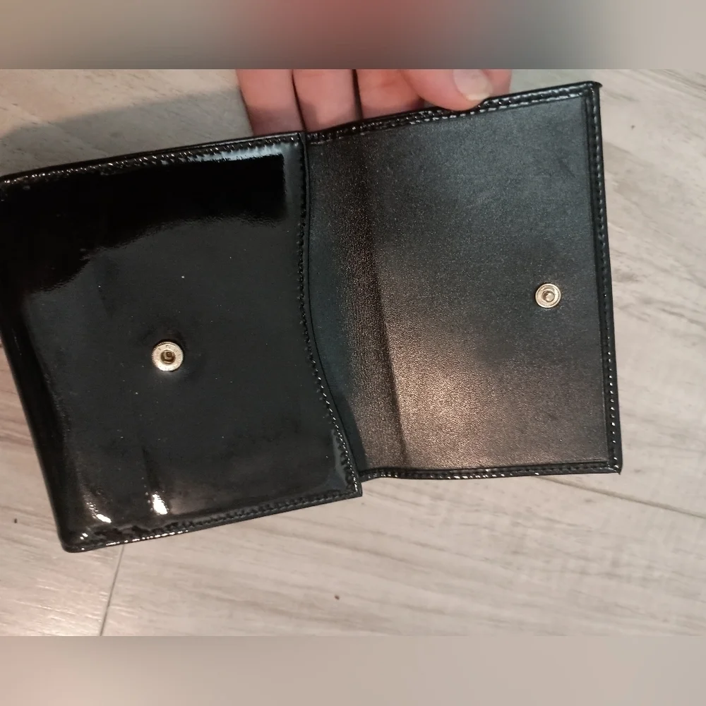S BVLGARI Black Patent Leather Buckle Medium Wallet